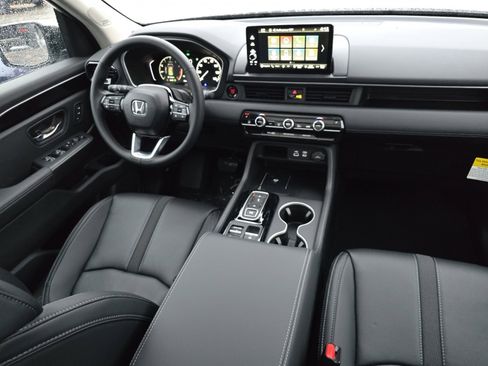 New 2025 Honda Pilot Touring image 25