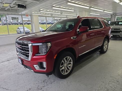 Certified 2023 GMC Yukon SLT w/ SLT Luxury Package AWD/4WD image 2