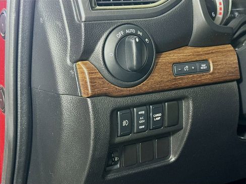 Used 2016 Nissan Titan Platinum Reserve image 10