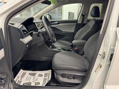 Used 2024 Volkswagen Taos SE image 14