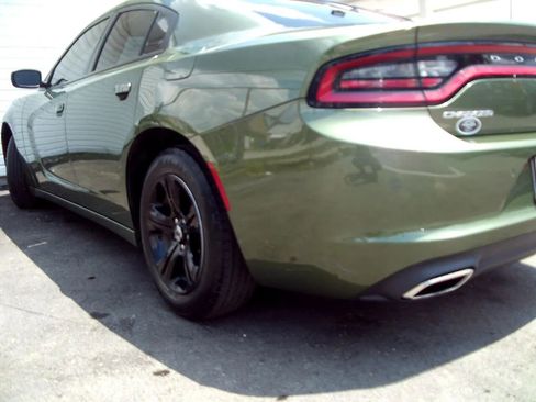 Used 2020 Dodge Charger SXT w/ Leather Interior Group RWD image 4