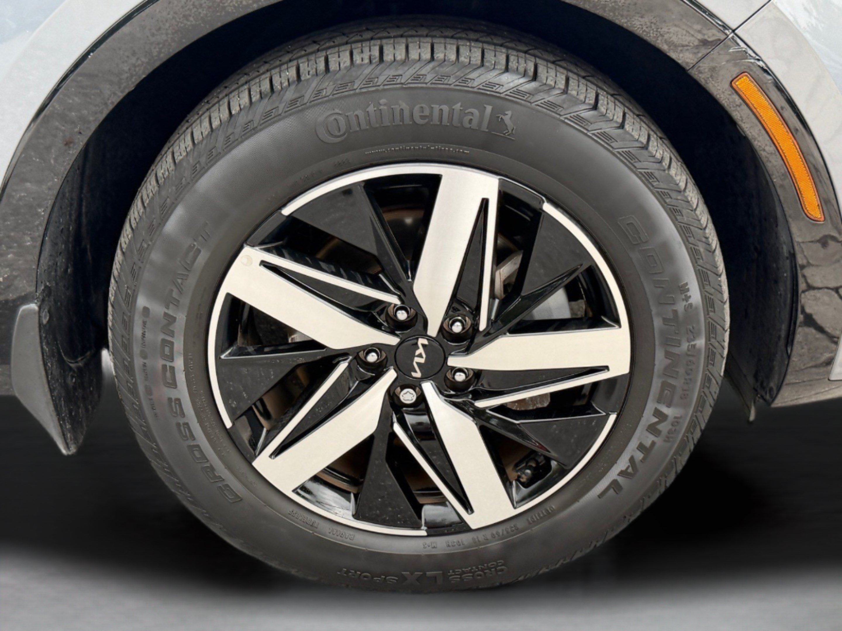 Used 2023 Kia Sorento S FWD image 18