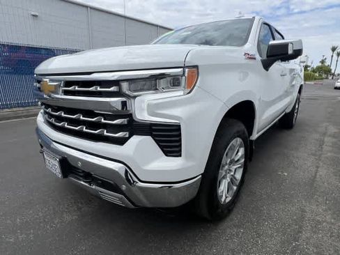 Used 2025 Chevrolet Silverado 1500 LTZ AWD/4WD image 9