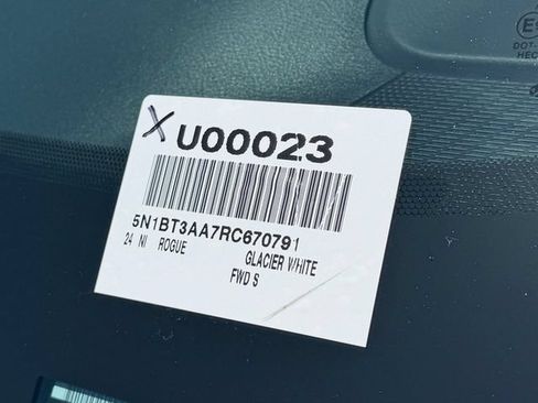 Used 2024 Nissan Rogue S FWD image 13