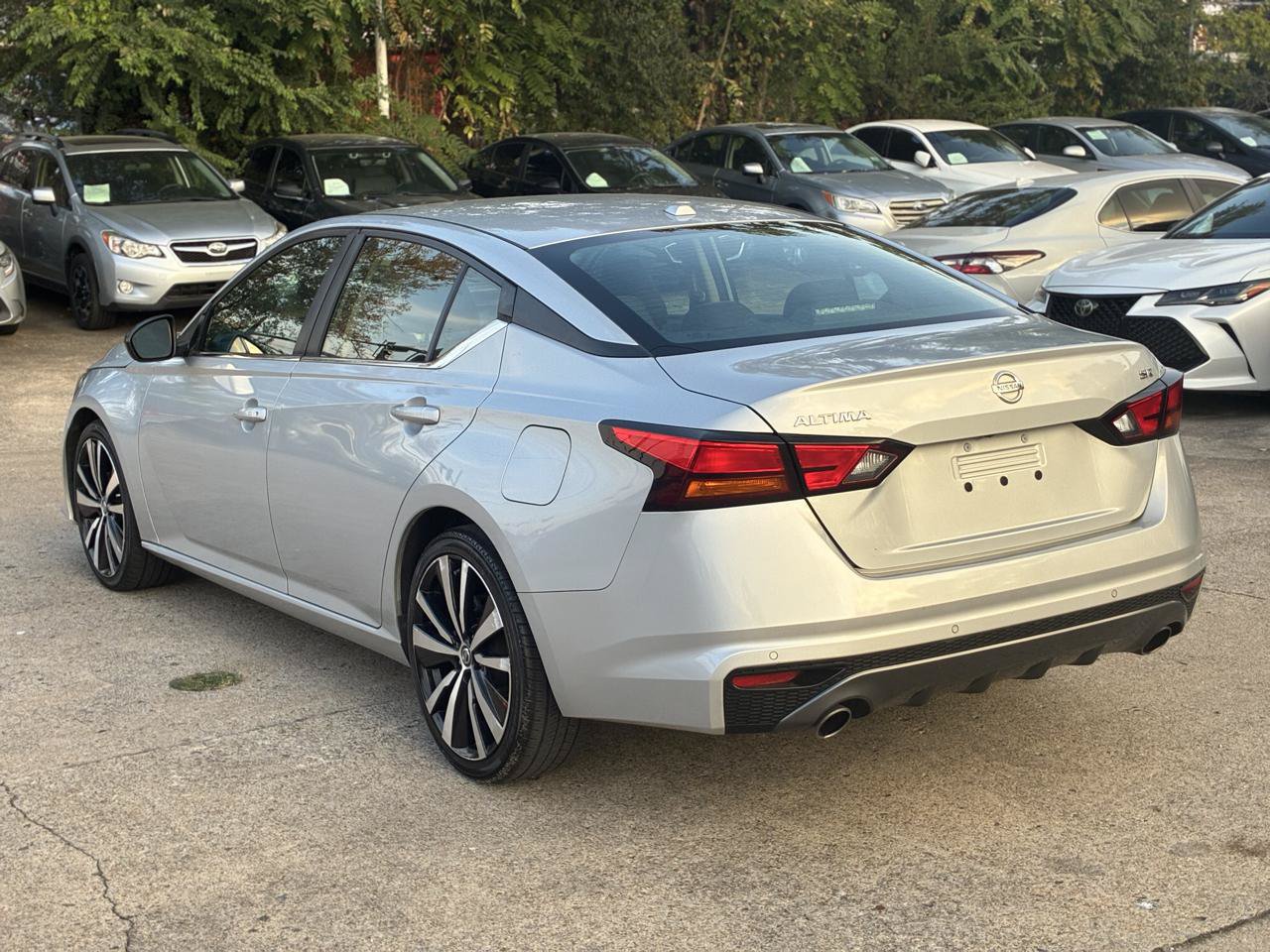 Used 2021 Nissan Altima 2.5 SR FWD image 9