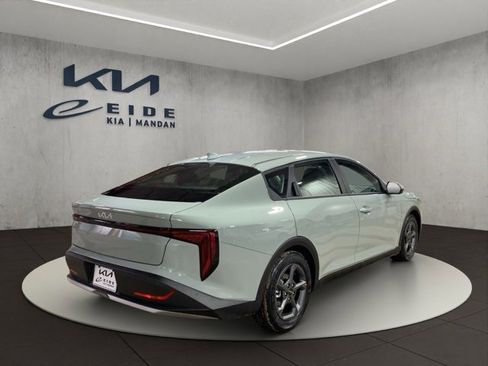 New 2026 Kia K4 LXS image 4