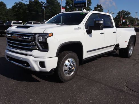 New 2026 Chevrolet Silverado 3500 High Country w/ Technology Package AWD/4WD image 23