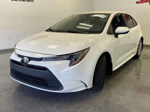 Certified 2025 Toyota Corolla LE FWD image 7