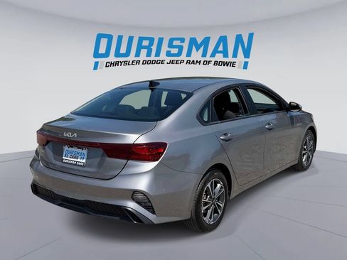 Used 2023 Kia Forte LXS w/ LXS Technology Package FWD image 2