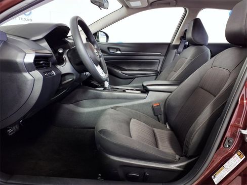 Used 2024 Nissan Altima 2.5 SV image 9