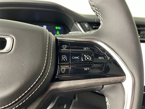 New 2025 Jeep Grand Cherokee Overland w/ Luxury Tech Group IV image 10