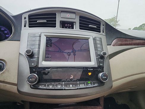 Used 2011 Toyota Avalon Limited FWD image 14