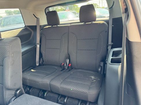 Used 2019 GMC Acadia SLE FWD image 17