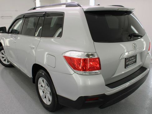 Used 2011 Toyota Highlander SE w/ Tow Pkg FWD image 31
