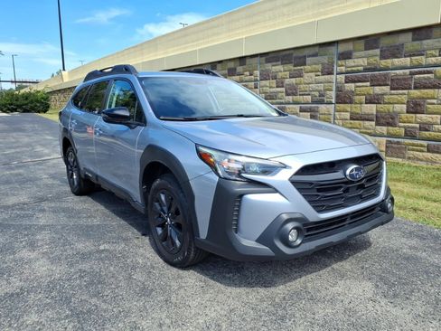 Used 2023 Subaru Outback Onyx Edition XT AWD/4WD image 2