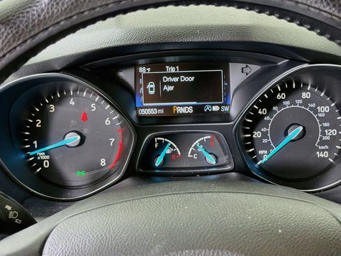 Used 2019 Ford Escape Titanium AWD/4WD image 14