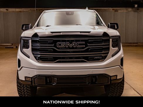 Used 2025 GMC Sierra 1500 AT4 w/ Technology Package image 4