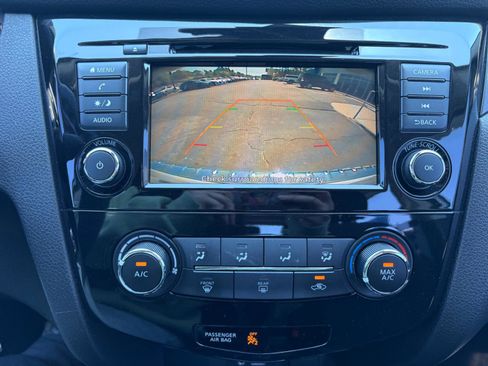 Used 2020 Nissan Rogue Sport S image 28