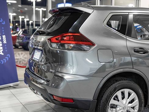 Used 2018 Nissan Rogue S image 13