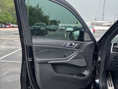 Used 2023 BMW X5 xDrive40i w/ M Sport Package AWD/4WD image 14