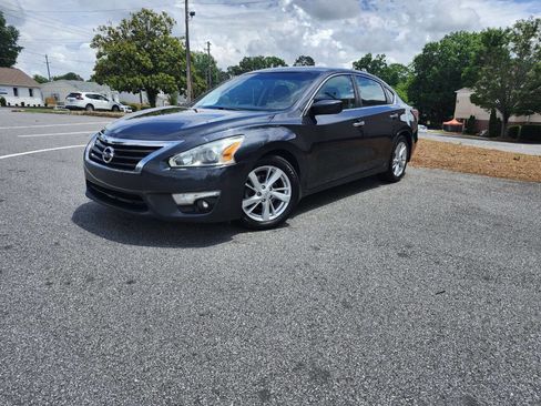 Used 2015 Nissan Altima 2.5 SV FWD image 3