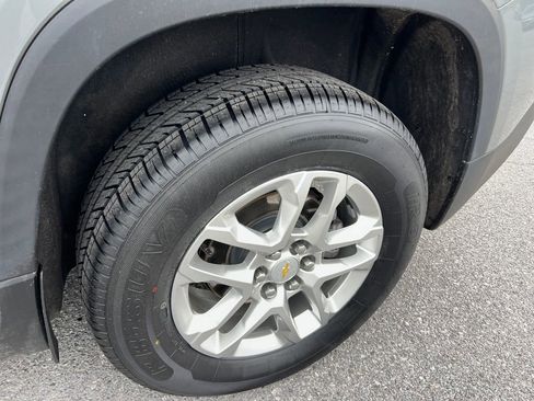 Used 2023 Chevrolet Traverse LS w/ Safety Package AWD/4WD image 25