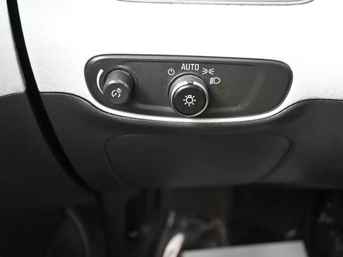 Used 2018 Chevrolet Bolt LT FWD image 21