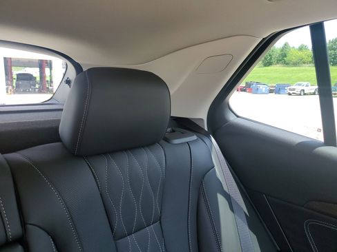 Certified 2022 Buick Envision Avenir w/ Technology Package II image 15