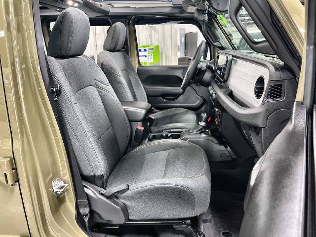 Used 2025 Jeep Wrangler Unlimited Sport AWD/4WD image 26