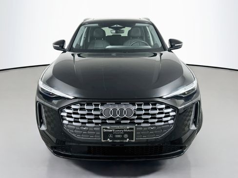 Used 2025 Audi Q5 Premium Plus w/ Premium Plus AWD/4WD image 2