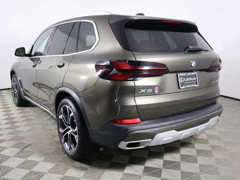 Used 2024 BMW X5 xDrive40i w/ Executive Package image 4