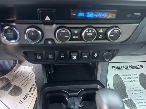 Used 2023 Toyota Tacoma TRD Sport w/ Technology Package image 15