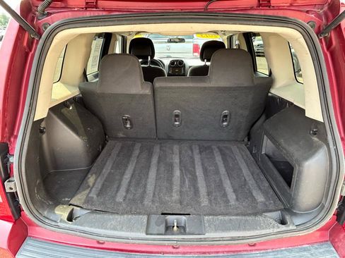 Used 2013 Jeep Patriot Latitude AWD/4WD image 17