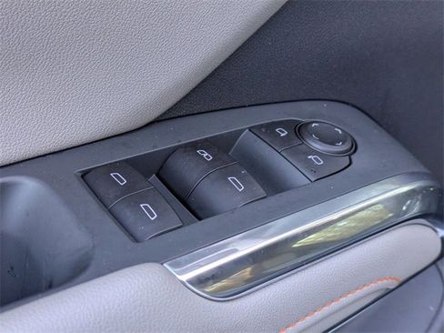 New 2026 Chevrolet Traverse LT image 9