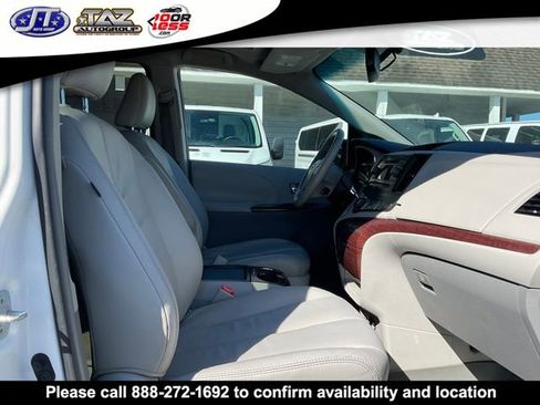Used 2011 Toyota Sienna XLE image 15