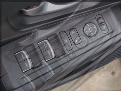 Used 2025 Honda Accord LX image 13