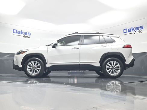 Used 2022 Toyota Corolla Cross LE FWD image 39