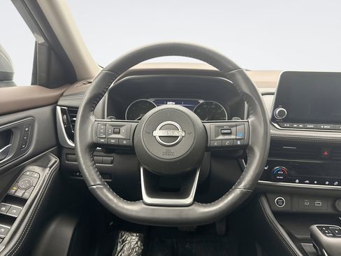 Used 2023 Nissan Rogue SL image 12