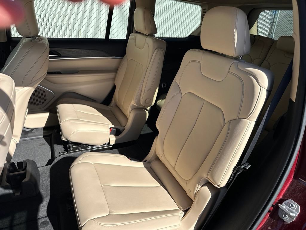 Certified 2021 Jeep Grand Cherokee L Limited AWD/4WD image 7