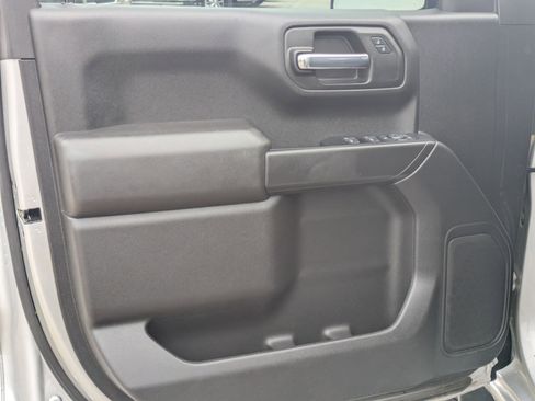 Used 2022 Chevrolet Silverado 1500 Custom image 11
