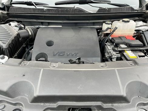 Used 2023 Chevrolet Traverse Premier image 32