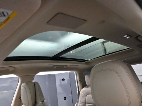 Used 2020 Lincoln Aviator Reserve w/ Equipment Group 202A image 29