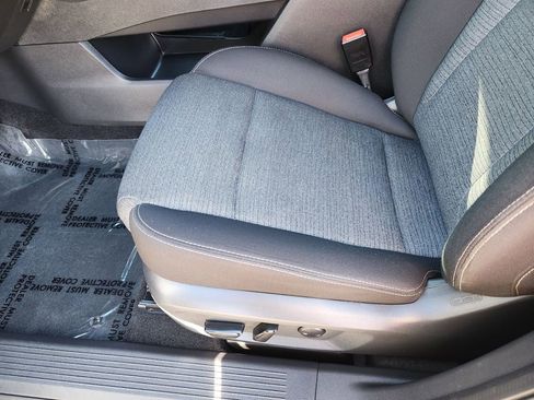 Used 2022 Nissan Rogue SV image 9