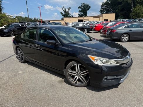 Used 2017 Honda Accord Sport Special Edition image 2