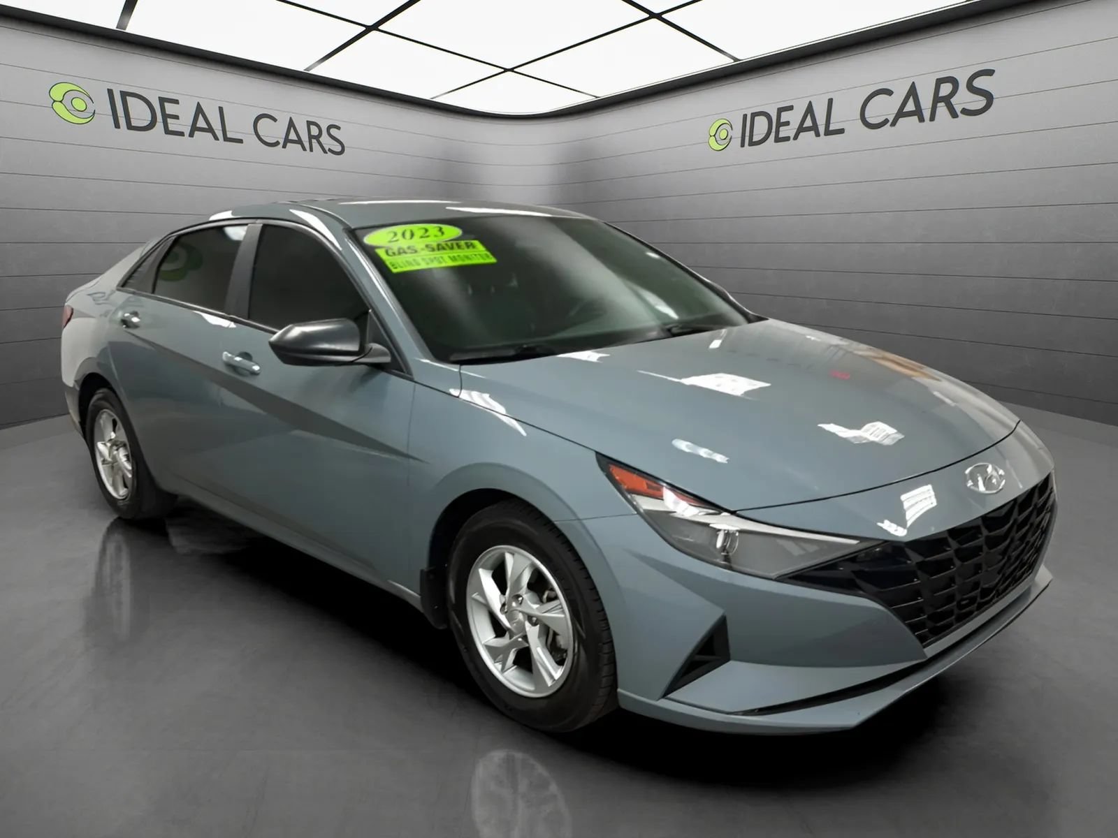 Used 2023 Hyundai Elantra SE FWD image 3