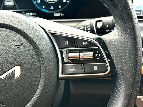 Used 2024 Kia Seltos SX w/ SX Sunroof Package image 24