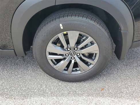 New 2025 Nissan Pathfinder SV w/ SV Premium Package image 3