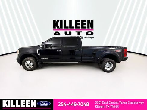 Used 2022 Ford F350 Platinum w/ FX4 Off-Road Package image 4