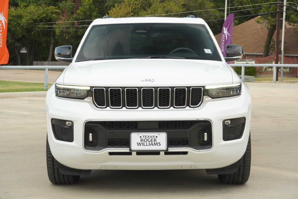 Used 2023 Jeep Grand Cherokee Overland RWD image 8