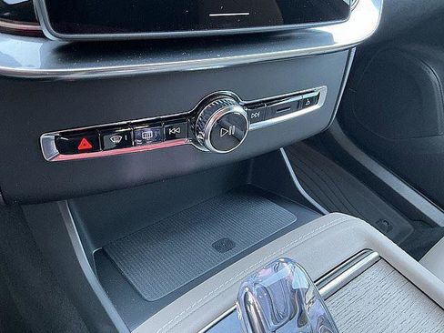 New 2026 Volvo XC90 T8 Plus w/ Protection Package Premier AWD/4WD image 19